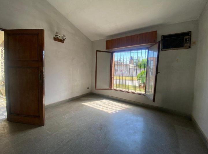 Casa · 93m² · 4 Ambientes · 1 Cochera