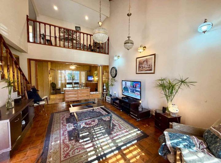 Casa · 117m² · 4 Ambientes · 3 Cocheras
