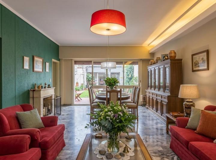 Casa · 223m² · 6 Ambientes · 2 Cocheras
