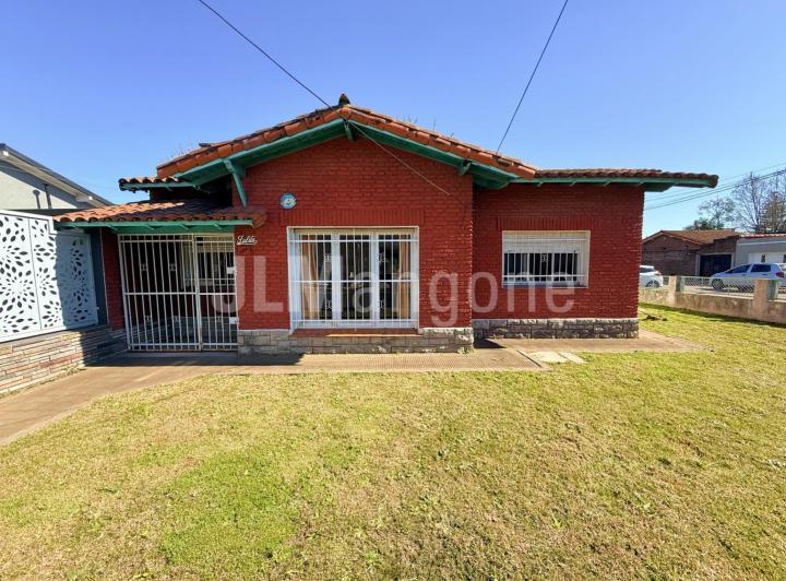 Casa · 100m² · 3 Ambientes · 2 Cocheras