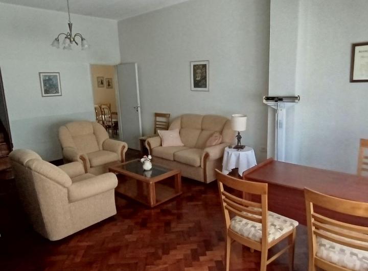 Casa · 190m² · 4 Ambientes · 1 Cochera