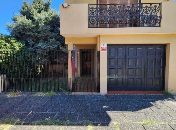 Casa · 178m² · 4 Ambientes · 1 Cochera