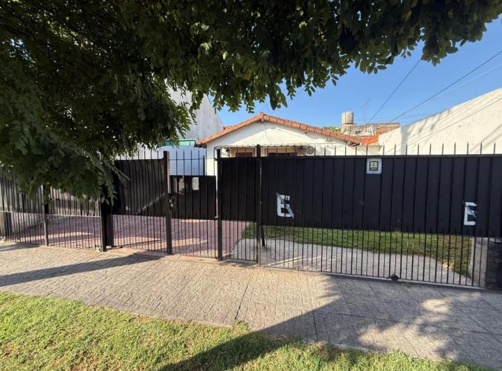 Casa · 120m² · 3 Ambientes · 2 Cocheras