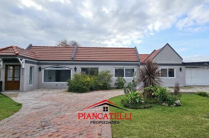 Casa · 180m² · 6 Ambientes · 6 Cocheras