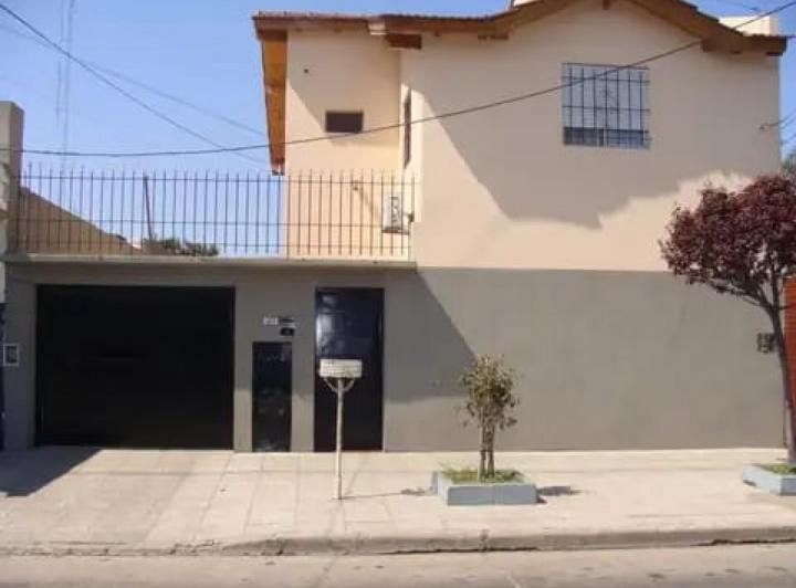 Casa · 150m² · 6 Ambientes · 1 Cochera