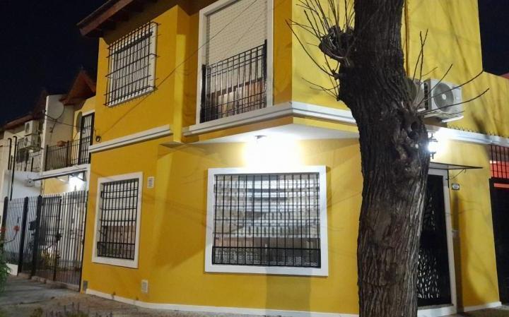 Casa · 77ha · 4 Ambientes · 1 Cochera