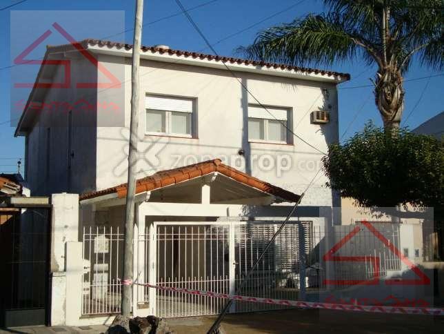 Casa · 200m² · 5 Ambientes · 2 Cocheras