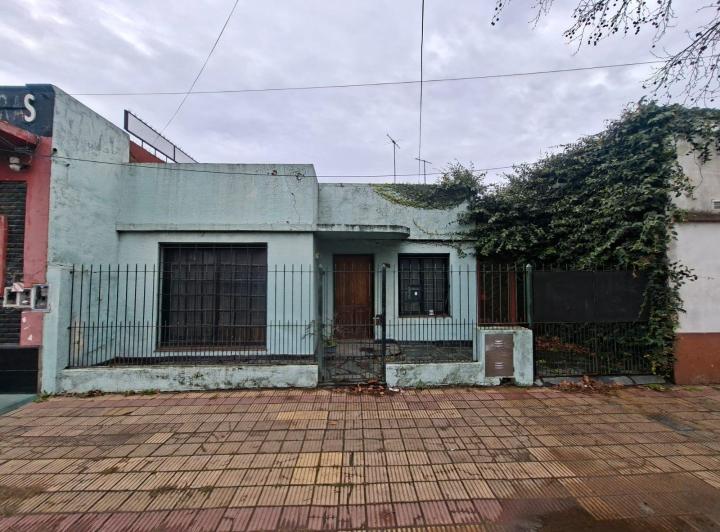 Casa · 90m² · 2 Dormitorios · 1 Cochera