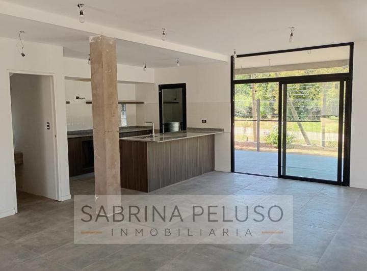 Casa · 121m² · 4 Ambientes · 1 Cochera