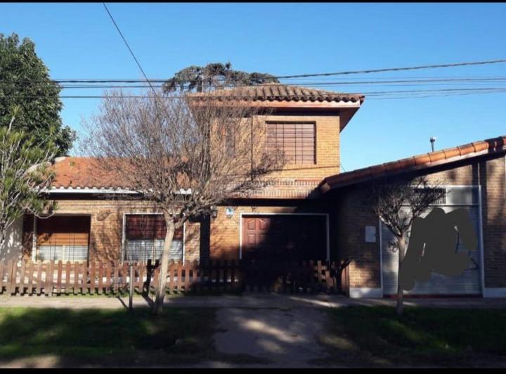 Casa · 165m² · 4 Ambientes · 1 Cochera