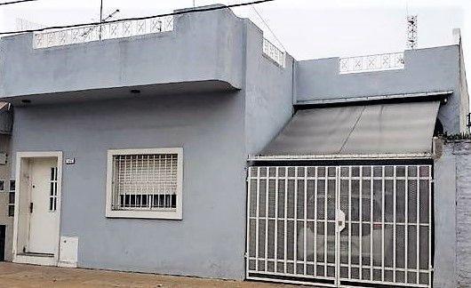 Casa · 75m² · 4 Ambientes · 1 Cochera