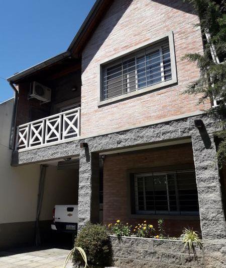 Casa · 310m² · 5 Ambientes · 1 Cochera