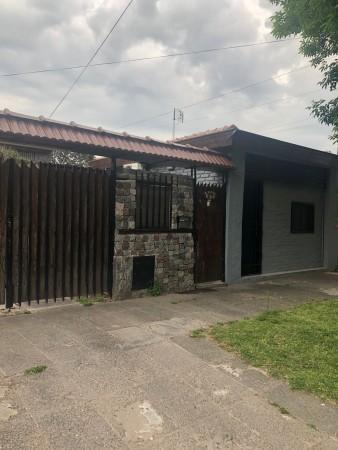 Casa · 250m² · 6 Ambientes · 1 Cochera