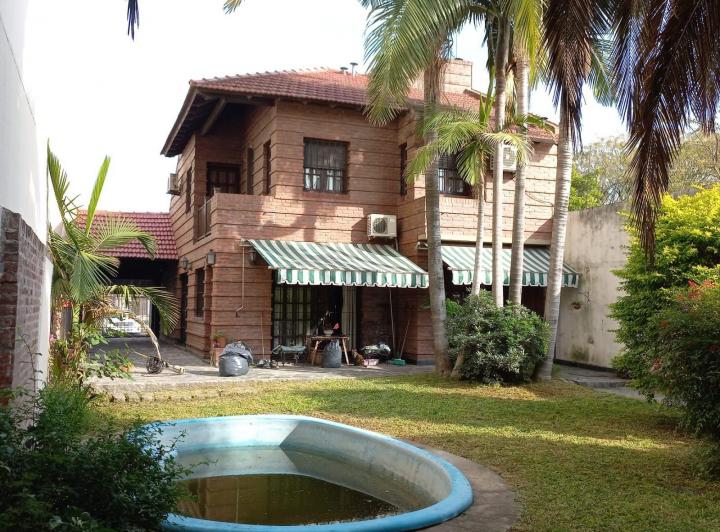 Casa · 200m² · 4 Ambientes · 1 Cochera