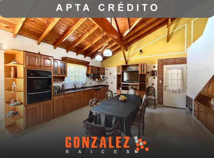 Casa · 185m² · 5 Ambientes · 4 Cocheras
