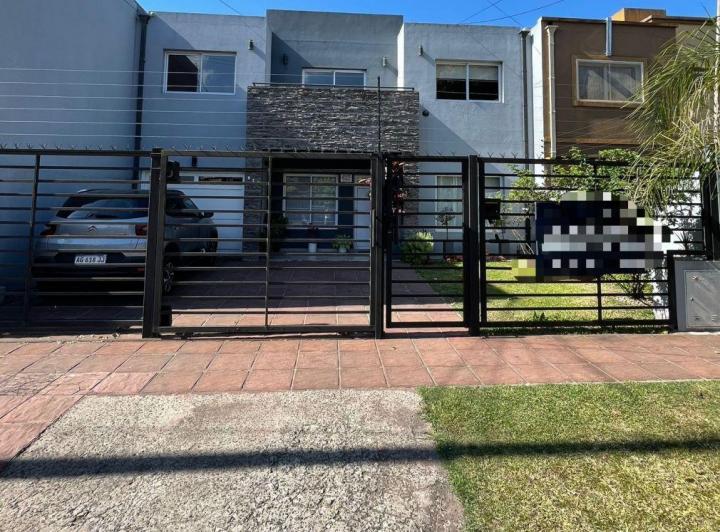 Casa · 174m² · 4 Ambientes · 3 Cocheras