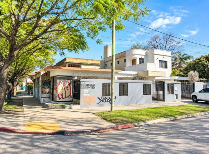 Casa · 200m² · 4 Ambientes