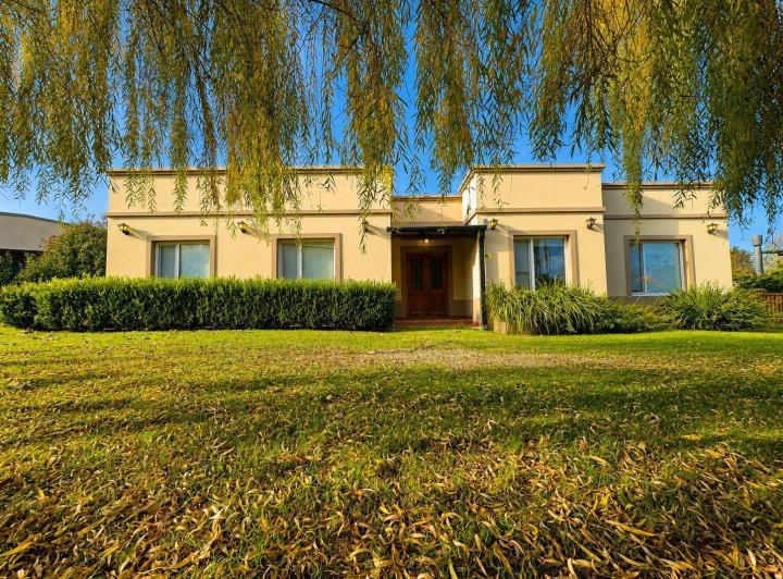 Casa · 156m² · 5 Ambientes · 1 Cochera