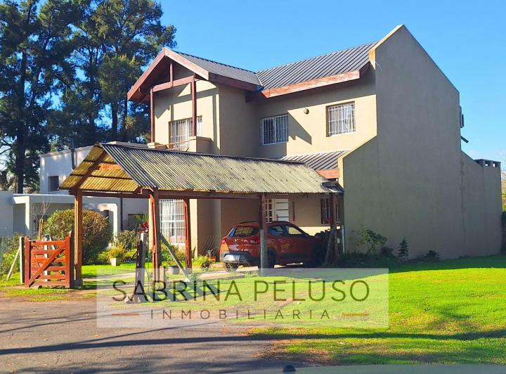Casa · 179m² · 4 Ambientes · 1 Cochera