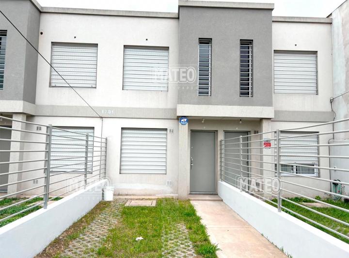 Casa · 1m² · 3 Ambientes · 2 Cocheras