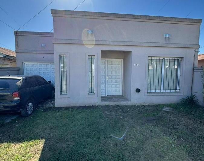 Casa · 75m² · 4 Ambientes · 1 Cochera