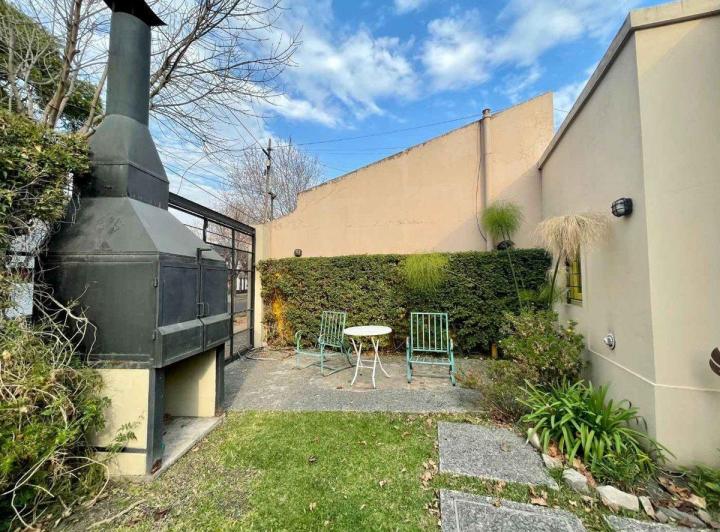 Casa · 63m² · 2 Ambientes · 2 Cocheras