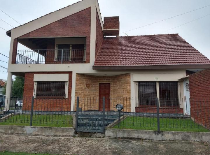 Casa · 235m² · 5 Ambientes