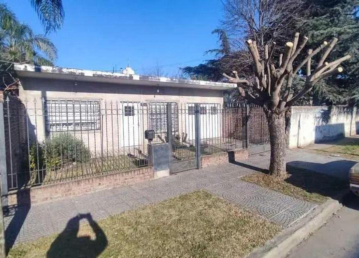 Casa · 160m² · 3 Ambientes · 1 Cochera