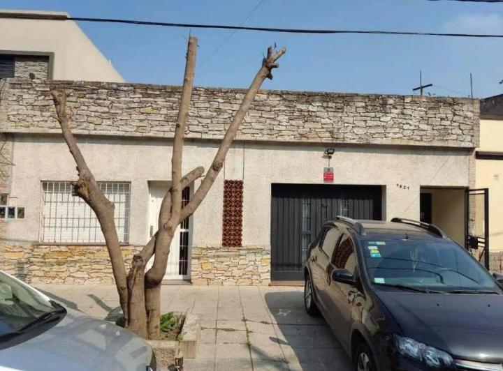 Casa · 180m² · 5 Ambientes · 1 Cochera