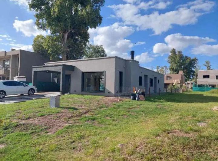 Casa · 150m² · 4 Ambientes · 1 Cochera