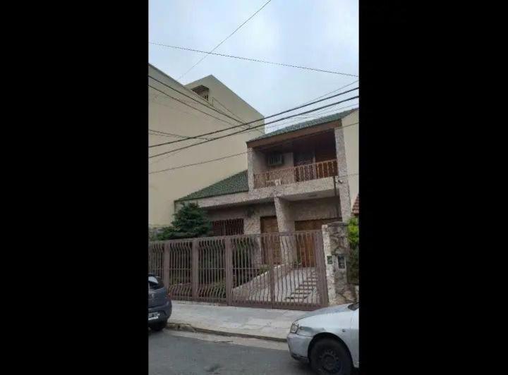 Casa · 290m² · 5 Ambientes · 1 Cochera