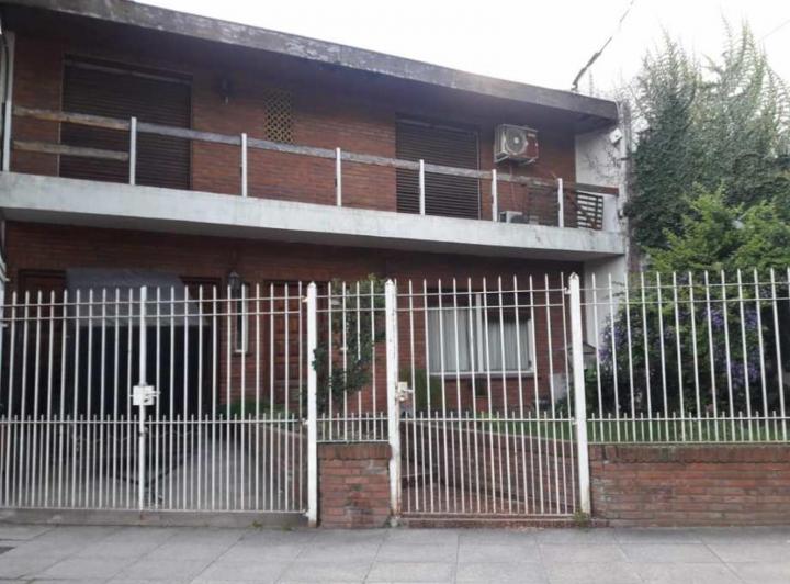 Casa · 2 Cocheras