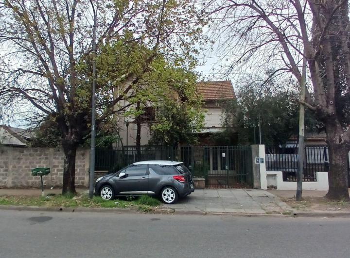 Casa · 150m² · 4 Ambientes · 3 Cocheras
