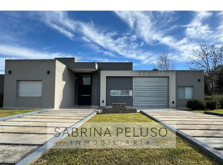 Casa · 175m² · 4 Ambientes · 1 Cochera