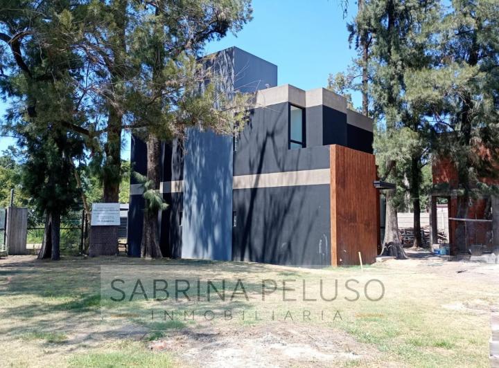 Casa · 107m² · 4 Ambientes · 1 Cochera