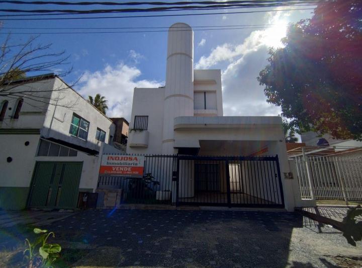 Casa · 250m² · 5 Ambientes · 2 Cocheras
