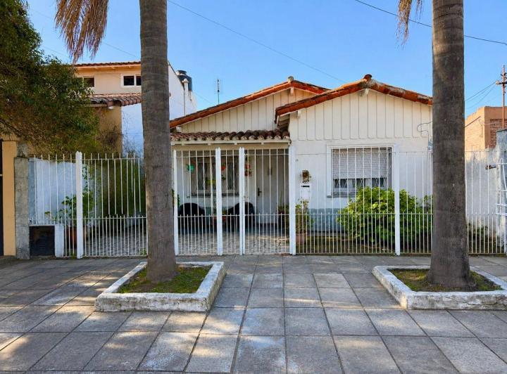 Casa · 100m² · 4 Ambientes · 1 Cochera