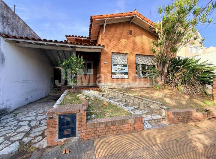 Casa · 120m² · 3 Ambientes · 2 Cocheras