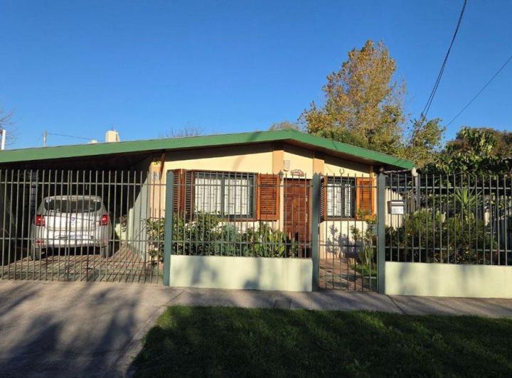 Casa · 125m² · 4 Ambientes · 2 Cocheras