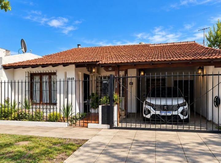 Casa · 180m² · 4 Ambientes · 1 Cochera