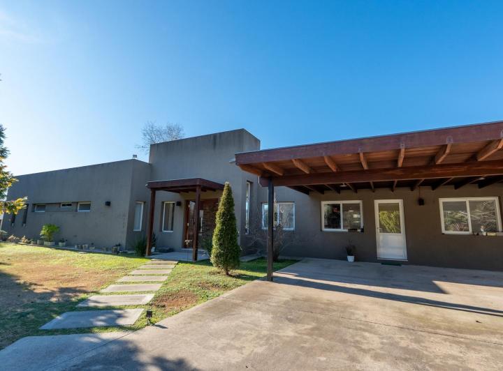 Casa · 170m² · 5 Ambientes · 2 Cocheras