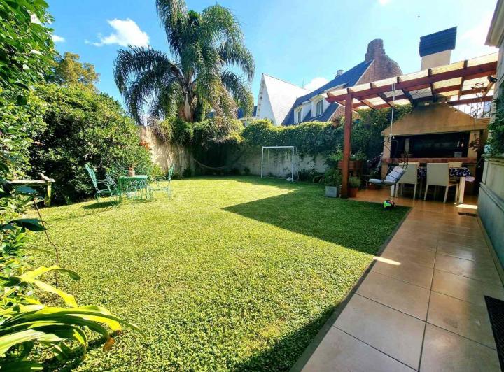 Casa · 175m² · 5 Ambientes · 1 Cochera