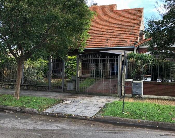 Casa · 250m² · 6 Ambientes · 1 Cochera