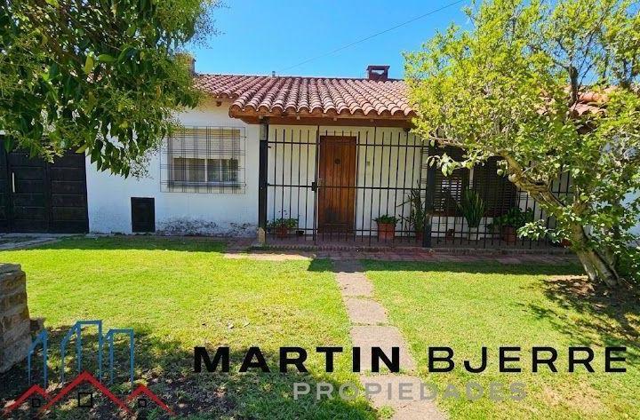 Casa · 250m² · 2 Cocheras