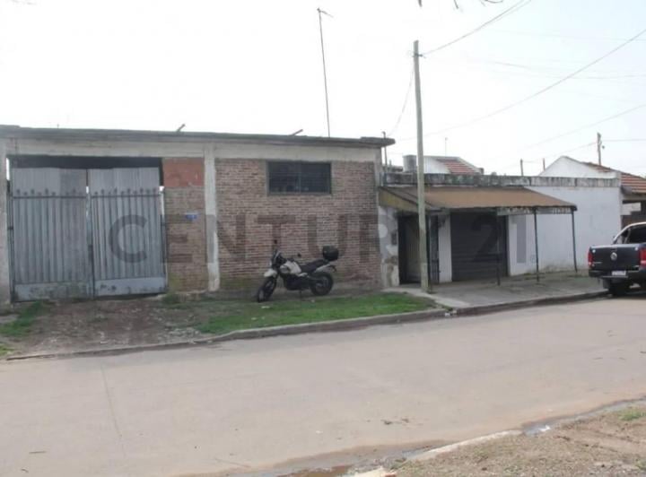 Casa · 401m² · 4 Ambientes · 2 Cocheras