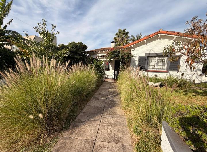 Casa · 219m² · 4 Ambientes · 1 Cochera