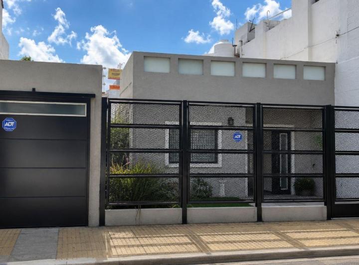 Casa · 100m² · 3 Ambientes · 1 Cochera