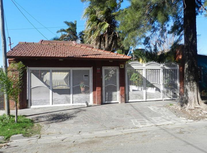 Casa · 340m² · 6 Ambientes · 2 Cocheras
