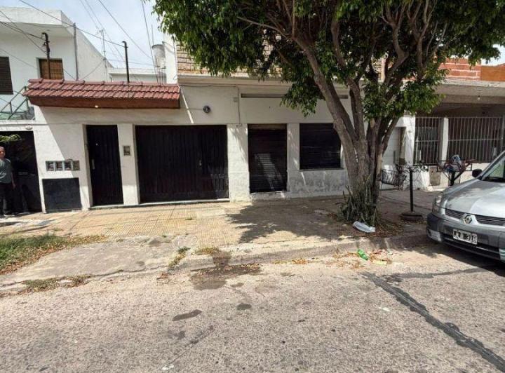 Casa · 210m² · 6 Ambientes
