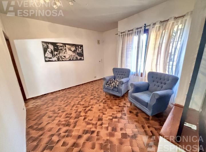 Casa · 110m² · 3 Ambientes · 2 Cocheras